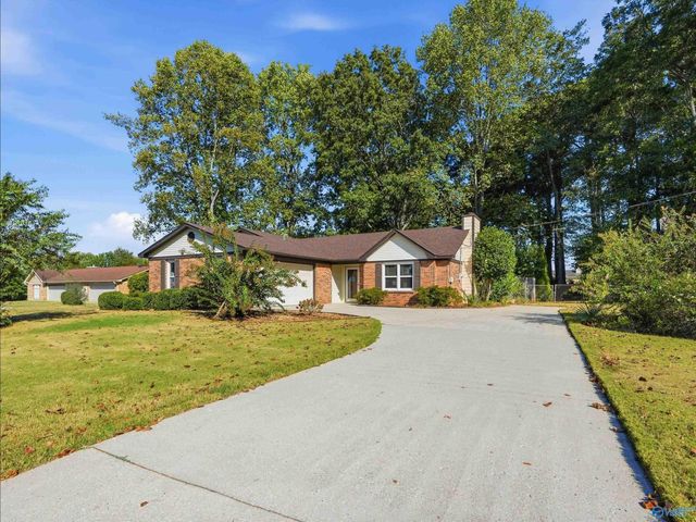 308 N Oxford Circle NW, Meridianville, AL 35759