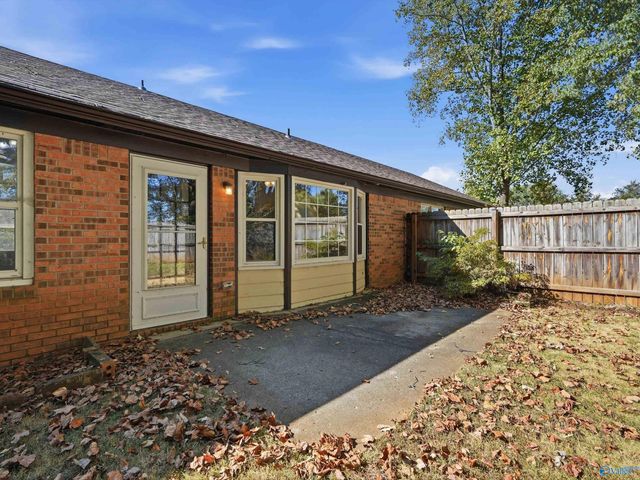 308 N Oxford Circle NW, Meridianville, AL 35759