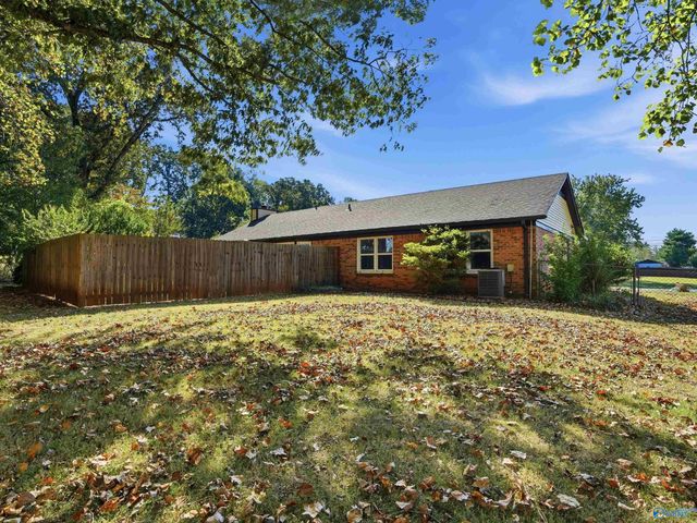 308 N Oxford Circle NW, Meridianville, AL 35759