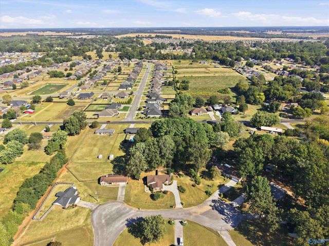 308 N Oxford Circle NW, Meridianville, AL 35759