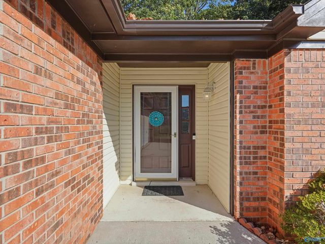 308 N Oxford Circle NW, Meridianville, AL 35759