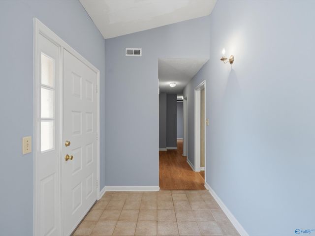 308 N Oxford Circle NW, Meridianville, AL 35759