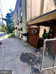 12 SHAWMONT AVE, Philadelphia, PA 19128