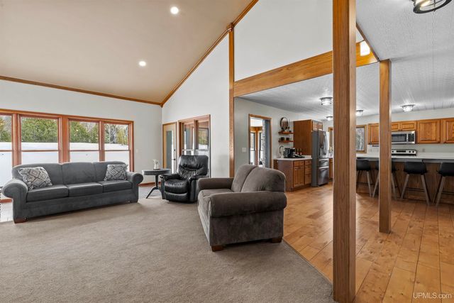 47212 Main Street, Houghton, MI 49931