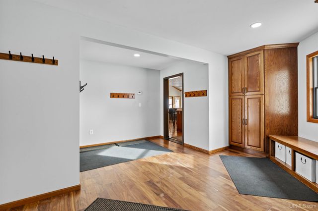 47212 Main Street, Houghton, MI 49931