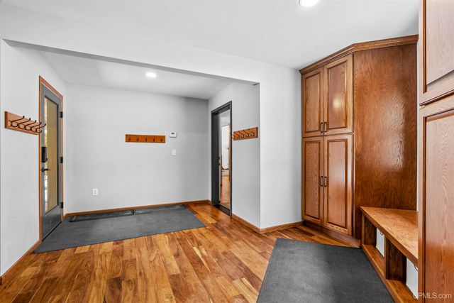 47212 Main Street, Houghton, MI 49931