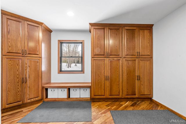 47212 Main Street, Houghton, MI 49931