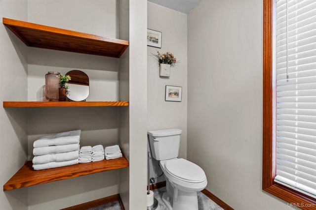 47212 Main Street, Houghton, MI 49931