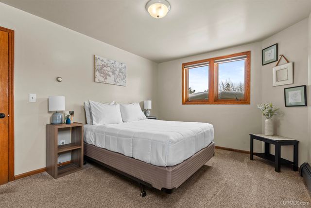 47212 Main Street, Houghton, MI 49931