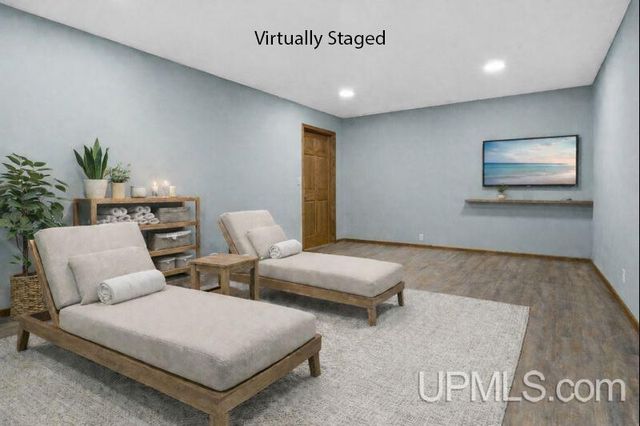 47212 Main Street, Houghton, MI 49931