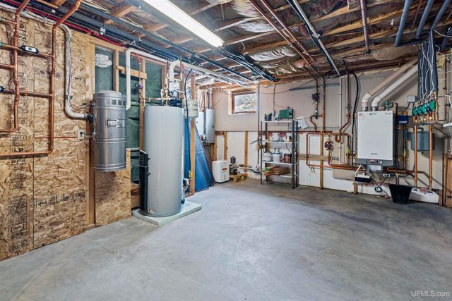 47212 Main Street, Houghton, MI 49931