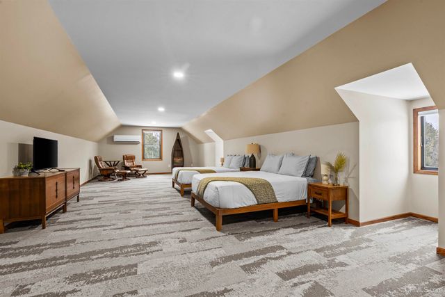 47212 Main Street, Houghton, MI 49931