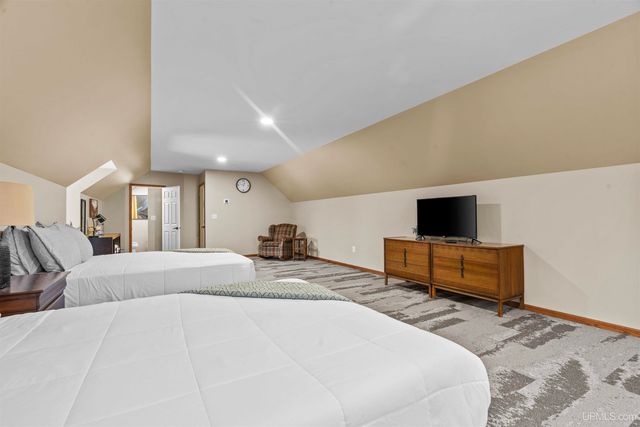 47212 Main Street, Houghton, MI 49931