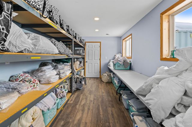 47212 Main Street, Houghton, MI 49931