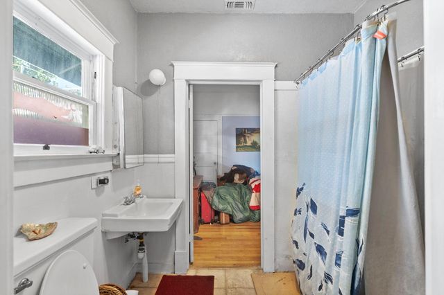 224 Pleasant St, Roseville, CA 95678