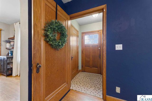 1337 N 5th Street, Mankato, MN 56001