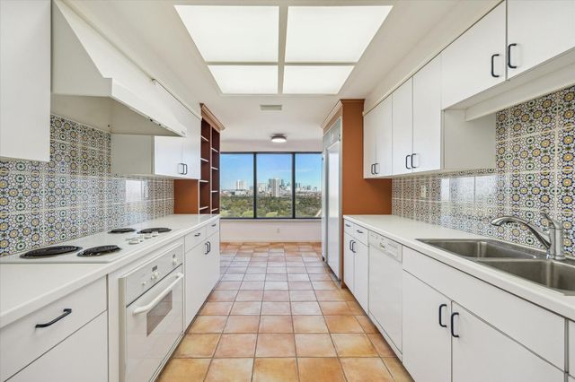 2001 Holcombe Boulevard 1801, Houston, TX 77030