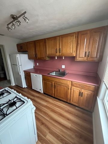 72 Cabot St 8, Beverly, MA 01915