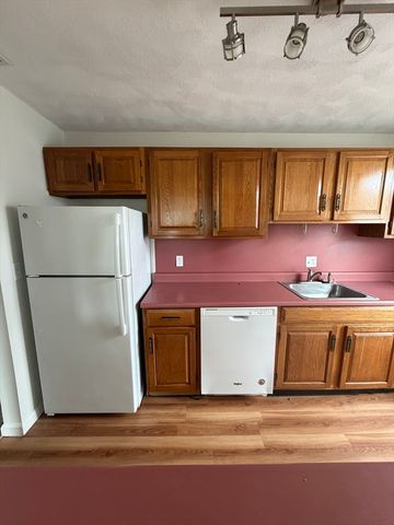 72 Cabot St 8, Beverly, MA 01915