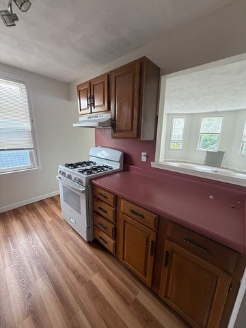 72 Cabot St 8, Beverly, MA 01915