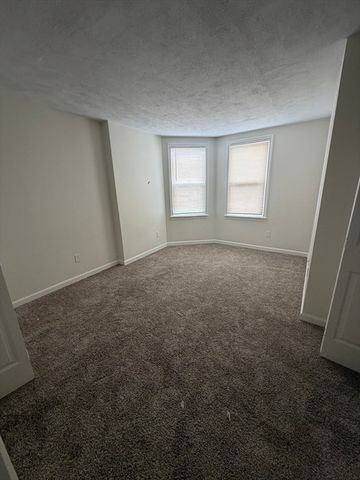 72 Cabot St 8, Beverly, MA 01915
