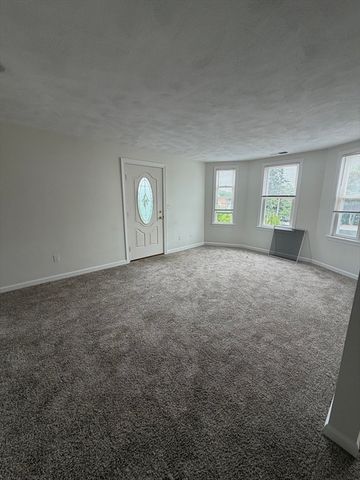 72 Cabot St 8, Beverly, MA 01915