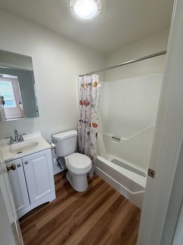 72 Cabot St 8, Beverly, MA 01915