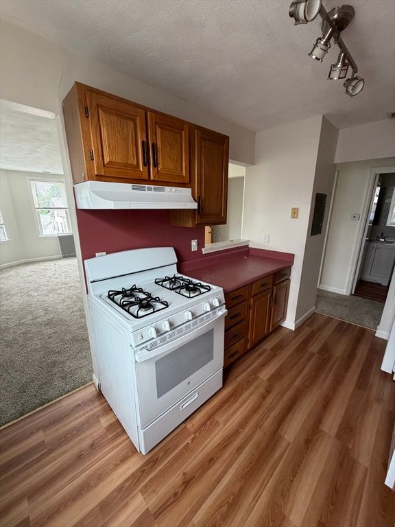 72 Cabot St 8, Beverly, MA 01915