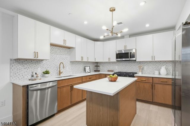643 S 10Th St, Newark City, NJ 07108