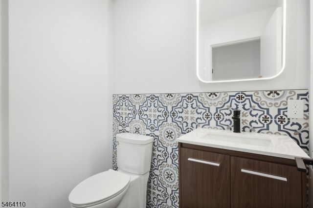 643 S 10Th St, Newark City, NJ 07108