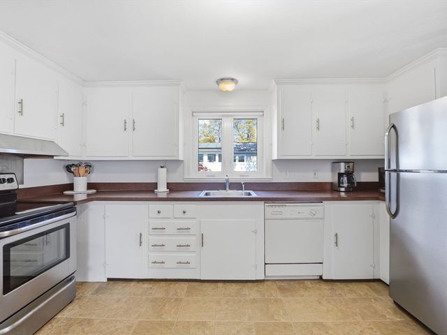 14 Delwood Rd, Chelmsford, MA 01824