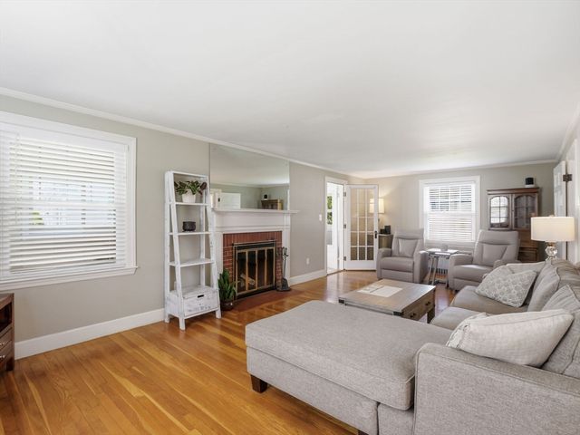 14 Delwood Rd, Chelmsford, MA 01824