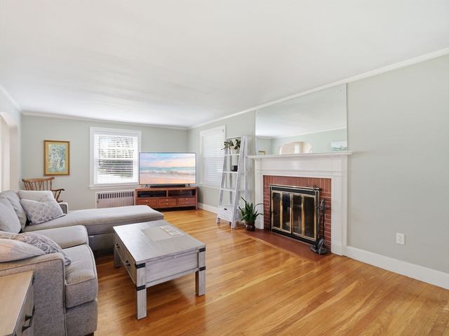 14 Delwood Rd, Chelmsford, MA 01824
