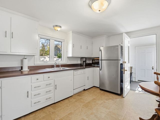 14 Delwood Rd, Chelmsford, MA 01824