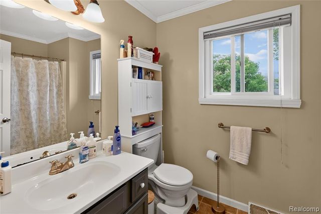 2312 Darwin Lane, Saginaw, MI 48603