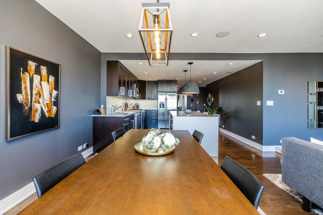 2754 N HAMPDEN Court 2105, Chicago, IL 60614