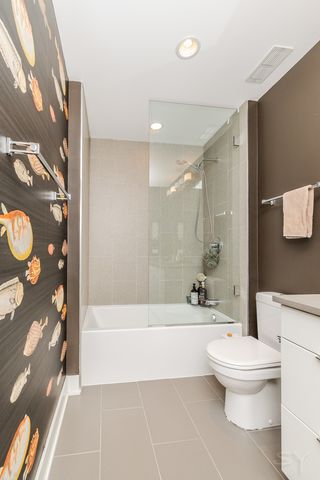 2754 N HAMPDEN Court 2105, Chicago, IL 60614