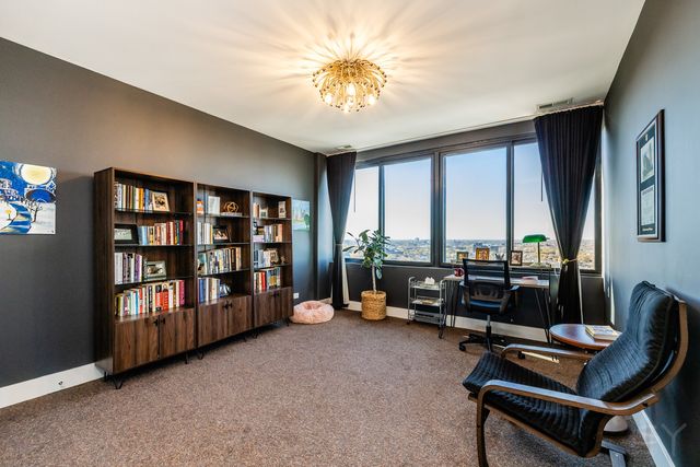 2754 N HAMPDEN Court 2105, Chicago, IL 60614