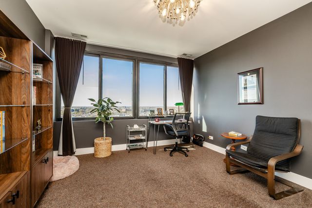 2754 N HAMPDEN Court 2105, Chicago, IL 60614