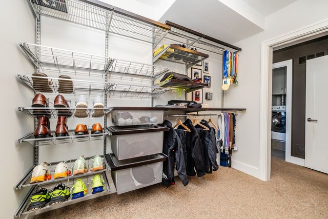 2754 N HAMPDEN Court 2105, Chicago, IL 60614