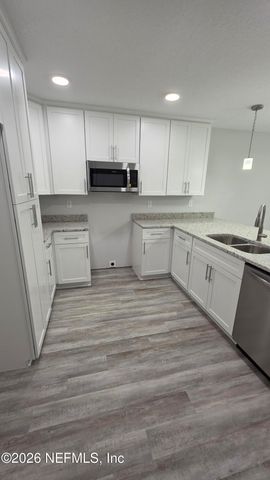 7044 DUNN Avenue, Jacksonville, FL 32219