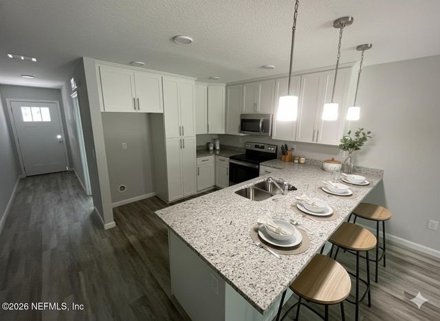 7044 DUNN Avenue, Jacksonville, FL 32219