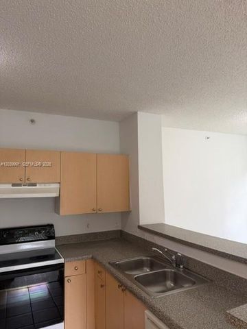 8030 N Nob Hill Rd 102, Tamarac, FL 33321