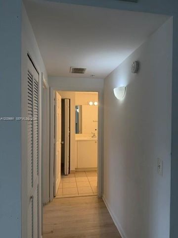 8030 N Nob Hill Rd 102, Tamarac, FL 33321