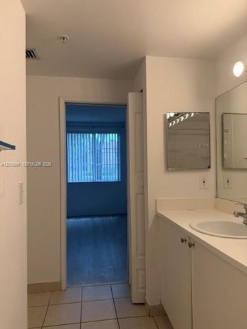 8030 N Nob Hill Rd 102, Tamarac, FL 33321