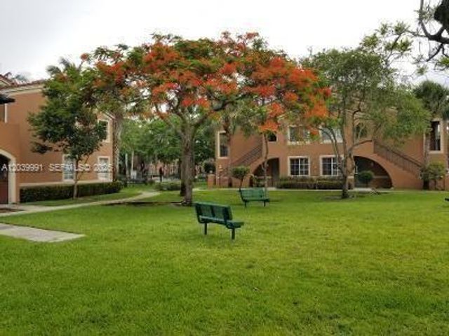 8030 N Nob Hill Rd 102, Tamarac, FL 33321