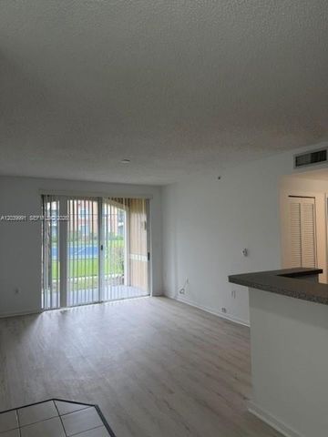 8030 N Nob Hill Rd 102, Tamarac, FL 33321