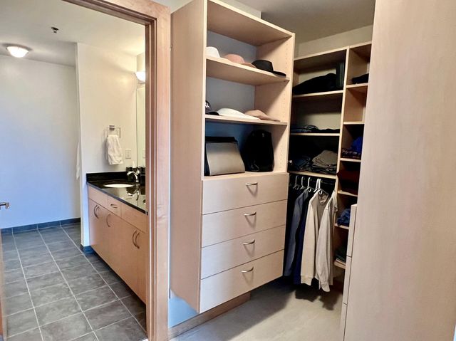 215 10th Avenue S 534, Minneapolis, MN 55415