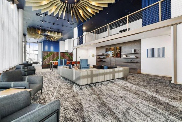 215 10th Avenue S 534, Minneapolis, MN 55415