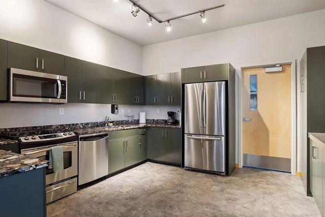 215 10th Avenue S 534, Minneapolis, MN 55415